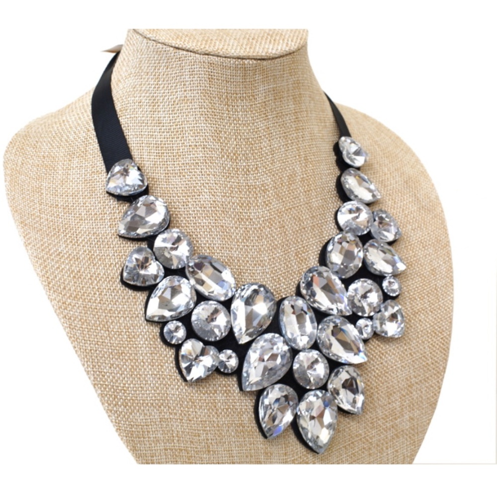Gorgeous Rhinestone "Bib" Statement Necklace - Picture 3 of 5